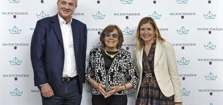 Pierfrancesco Vago, Silvia Earle and Daniela Picco (v.l.) nach der Unterzeichnung der Partnerschaft in Genf